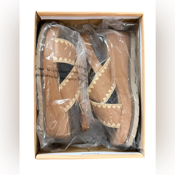 Soda Once Platform Sandals [NEW] - Picture 6 of 6